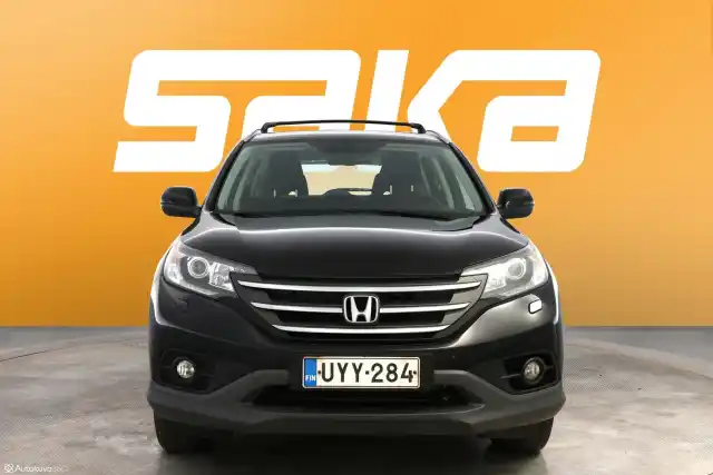 Musta Maastoauto, Honda CR-V – UYY-284