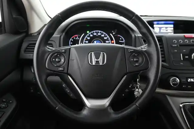 Musta Maastoauto, Honda CR-V – UYY-284