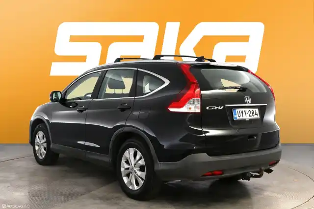 Musta Maastoauto, Honda CR-V – UYY-284