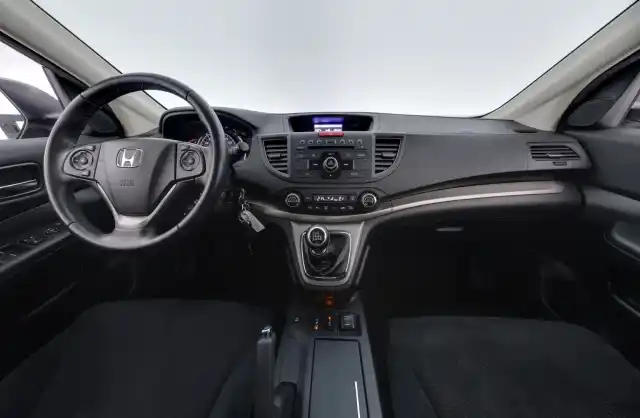 Musta Maastoauto, Honda CR-V – UYY-284