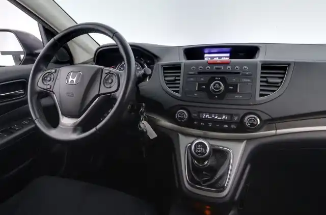 Musta Maastoauto, Honda CR-V – UYY-284