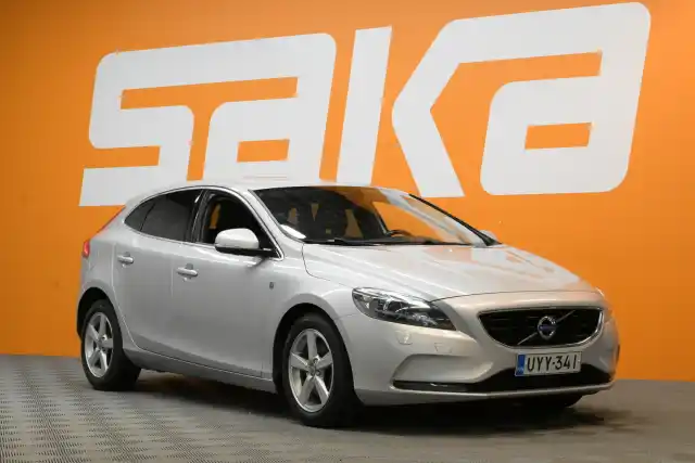 Harmaa Viistoperä, Volvo V40 – UYY-341