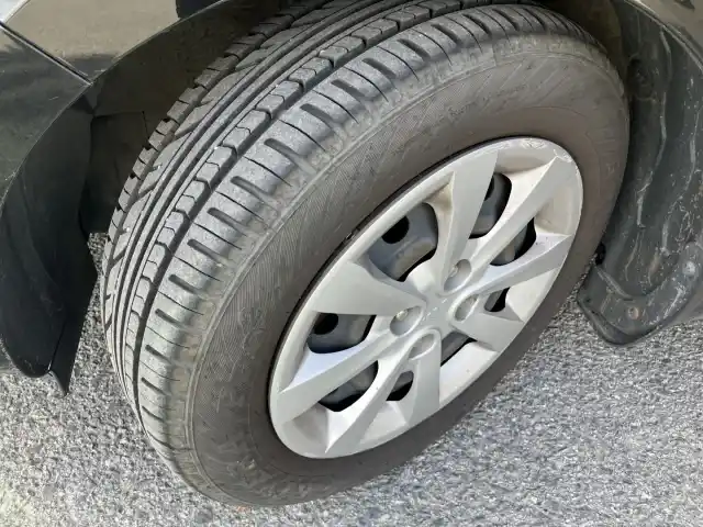 Musta Viistoperä, Kia Rio – UYY-525