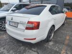 Valkoinen Viistoperä, Skoda Octavia – UYZ-300, kuva 4