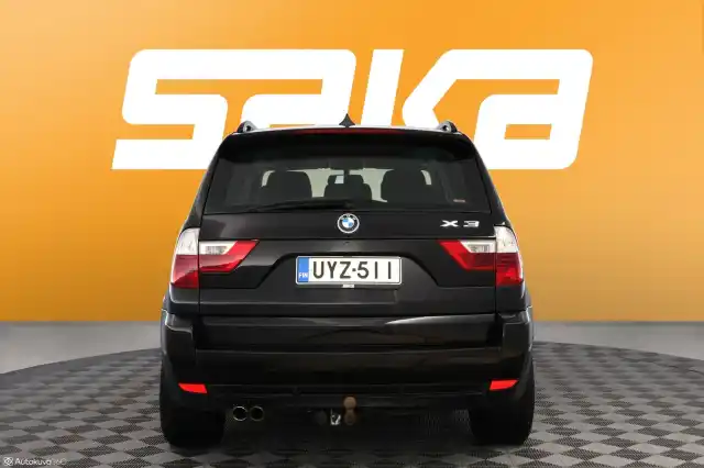 Musta Maastoauto, BMW X3 – UYZ-511