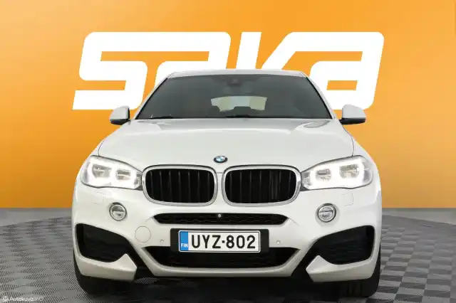 Valkoinen Maastoauto, BMW X6 – UYZ-802