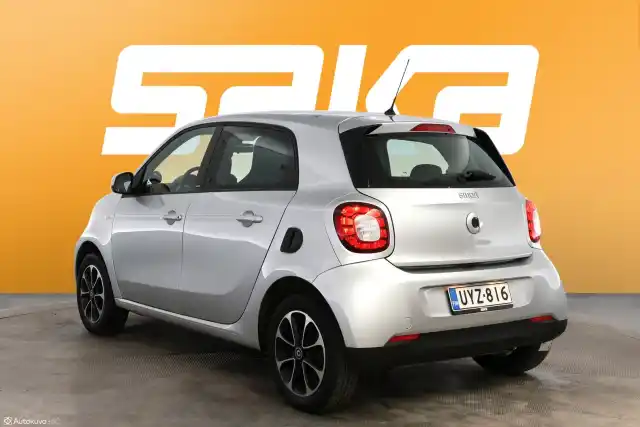 Monivär. Viistoperä, smart forfour – UYZ-816