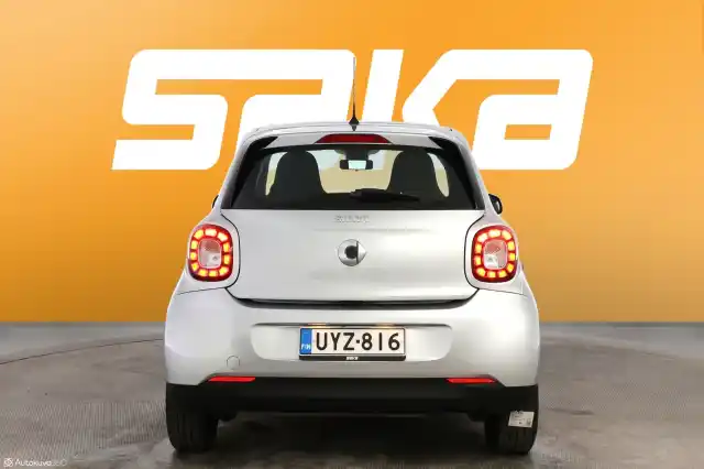 Monivär. Viistoperä, smart forfour – UYZ-816