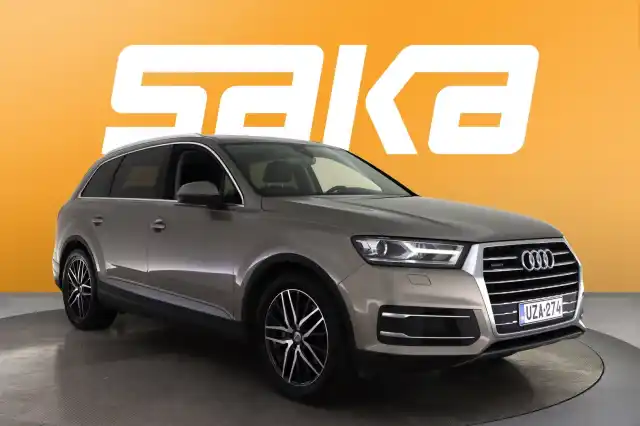 Beige Maastoauto, Audi Q7 – UZA-274