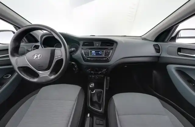 Valkoinen Viistoperä, Hyundai i20 – UZA-469