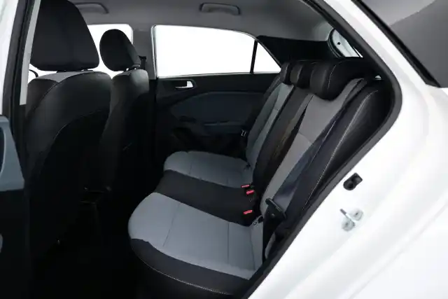 Valkoinen Viistoperä, Hyundai i20 – UZA-469