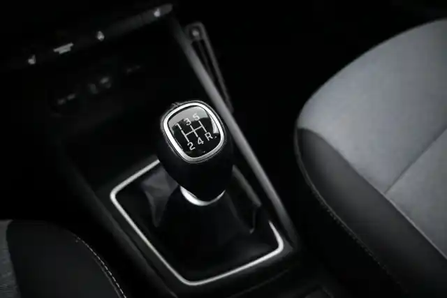 Valkoinen Viistoperä, Hyundai i20 – UZA-469