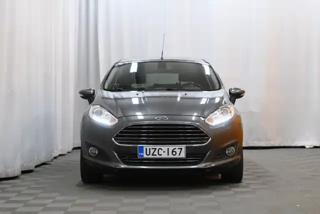 Harmaa Viistoperä, Ford Fiesta – UZC-167