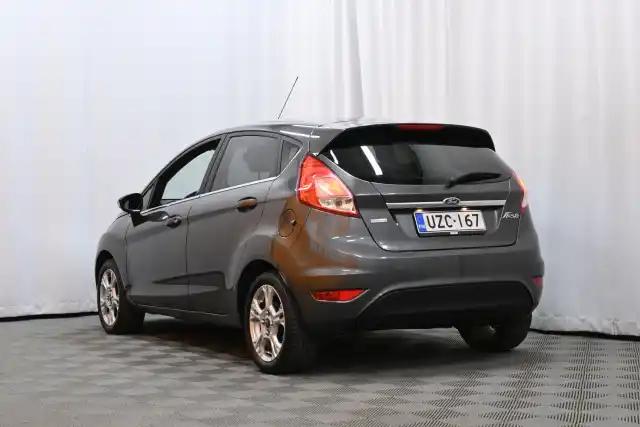 Harmaa Viistoperä, Ford Fiesta – UZC-167