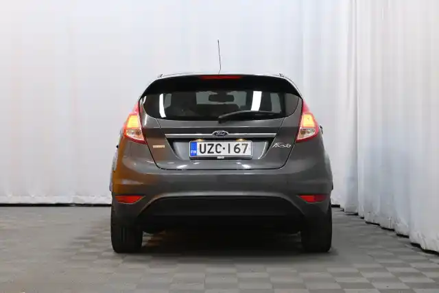 Harmaa Viistoperä, Ford Fiesta – UZC-167