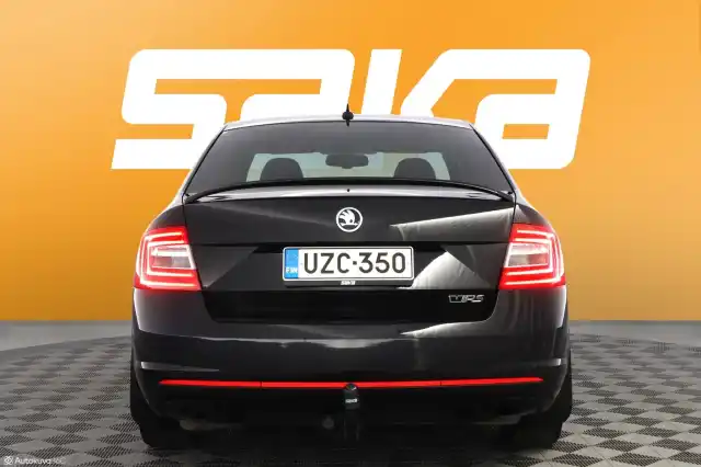 Musta Sedan, Skoda Octavia – UZC-350