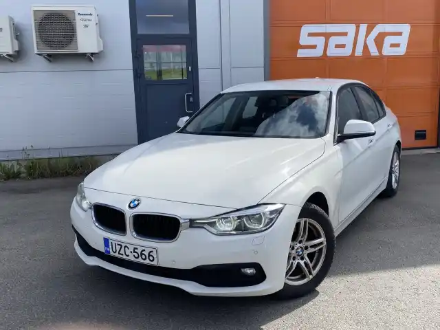 Valkoinen Sedan, BMW 316 – UZC-566