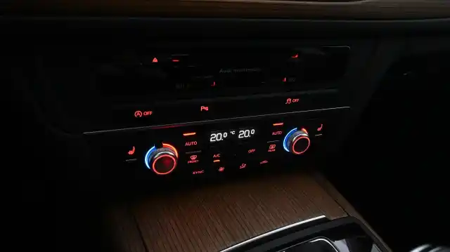 Hopea Farmari, Audi A6 – UZE-428