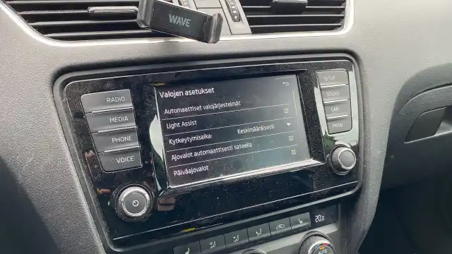 Vihreä Farmari, Skoda Octavia – UZE-588