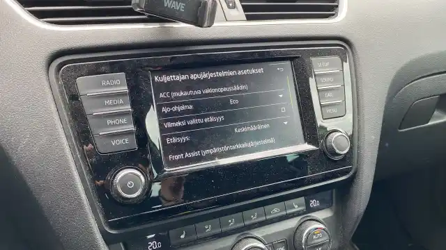 Vihreä Farmari, Skoda Octavia – UZE-588