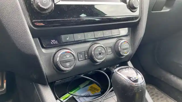 Vihreä Farmari, Skoda Octavia – UZE-588