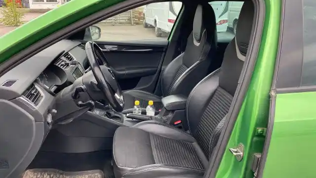 Vihreä Farmari, Skoda Octavia – UZE-588