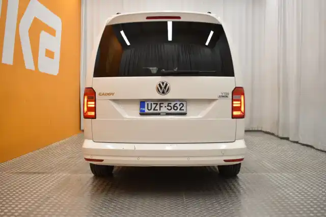 Valkoinen Tila-auto, Volkswagen Caddy Maxi – UZF-562