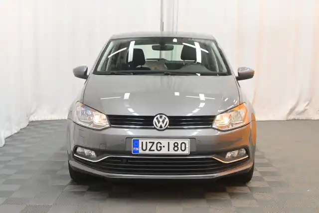 Harmaa Viistoperä, Volkswagen Polo – UZG-180