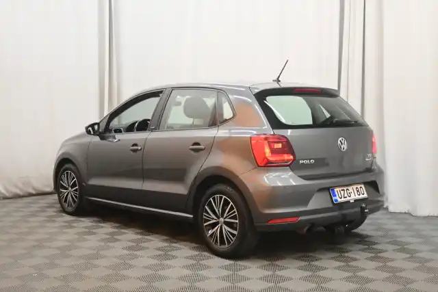 Harmaa Viistoperä, Volkswagen Polo – UZG-180