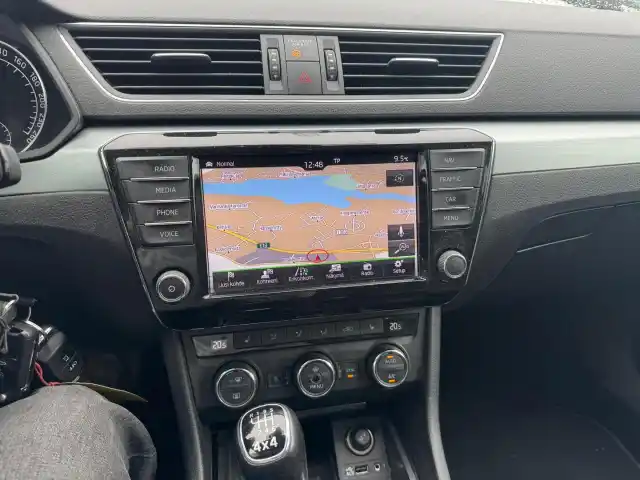 Musta Farmari, Skoda Superb – UZG-257