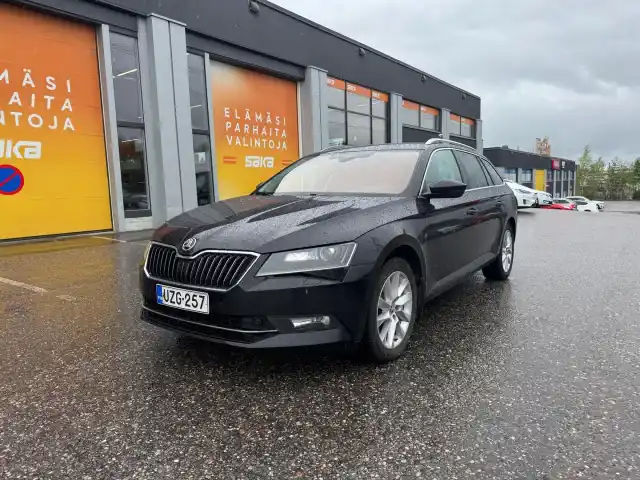 Musta Farmari, Skoda Superb – UZG-257