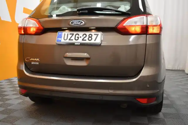 Ruskea Tila-auto, Ford C-MAX GRAND – UZG-287