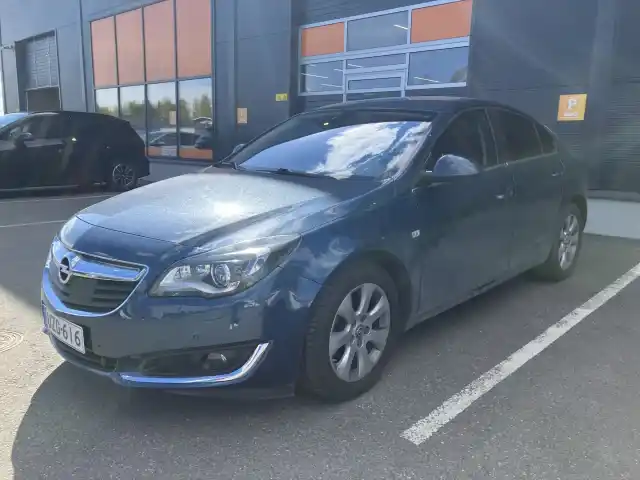 Sininen Viistoperä, Opel Insignia – UZG-616