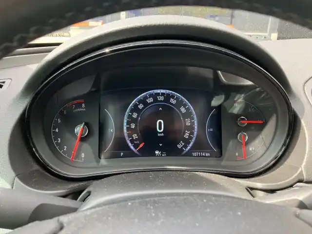 Sininen Viistoperä, Opel Insignia – UZG-616