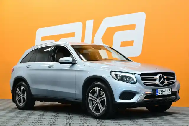 Harmaa Maastoauto, Mercedes-Benz GLC – UZH-163