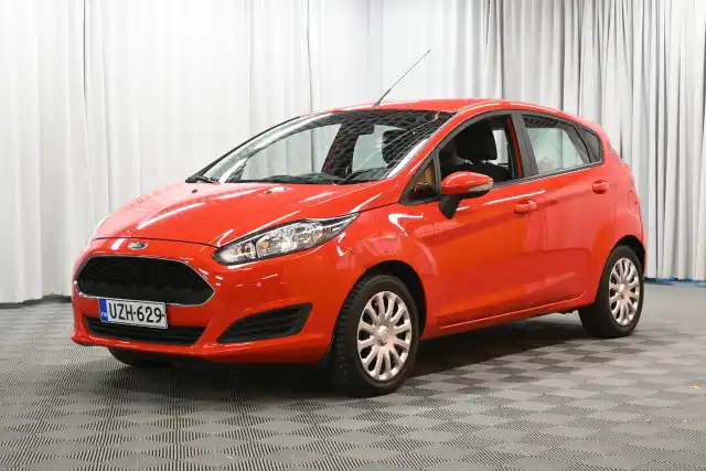 Punainen Viistoperä, Ford Fiesta – UZH-629