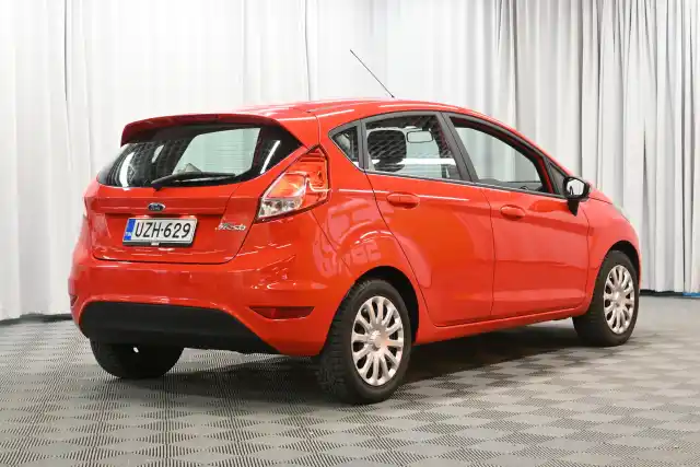 Punainen Viistoperä, Ford Fiesta – UZH-629