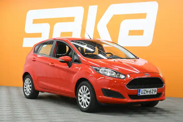 Punainen Viistoperä, Ford Fiesta – UZH-629