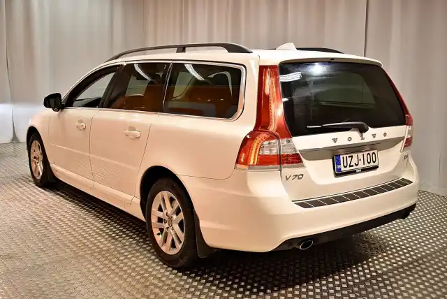 Valkoinen Farmari, Volvo V70 – UZJ-100