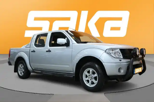 Harmaa Avolava, Nissan Navara – UZJ-209