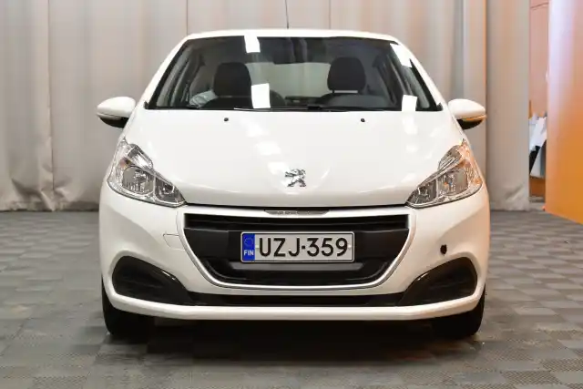 Valkoinen Viistoperä, Peugeot 208 – UZJ-359