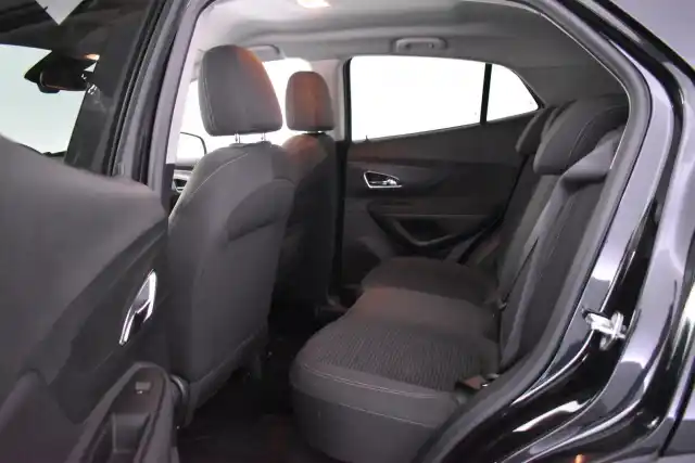 Musta Maastoauto, Opel Mokka – UZJ-488