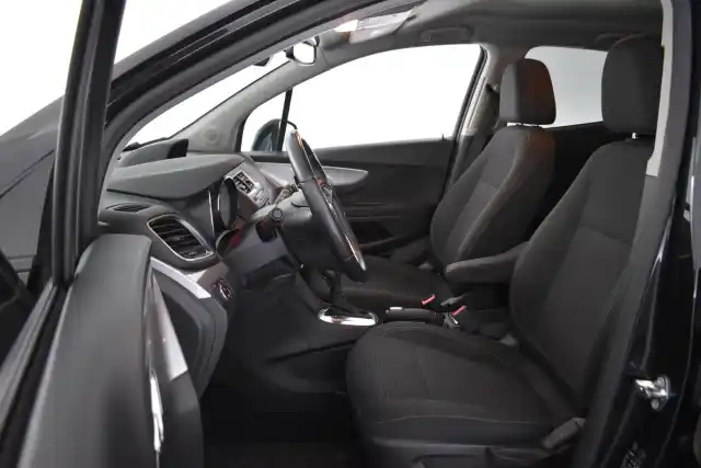 Musta Maastoauto, Opel Mokka – UZJ-488