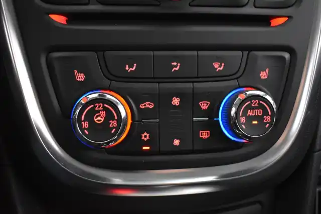 Musta Maastoauto, Opel Mokka – UZJ-488