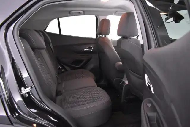 Musta Maastoauto, Opel Mokka – UZJ-488