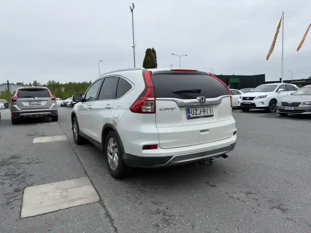 Valkoinen Maastoauto, Honda CR-V – UZJ-911