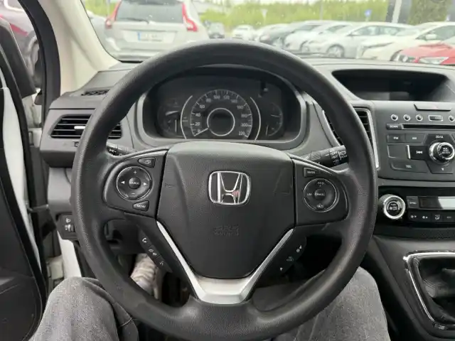 Valkoinen Maastoauto, Honda CR-V – UZJ-911