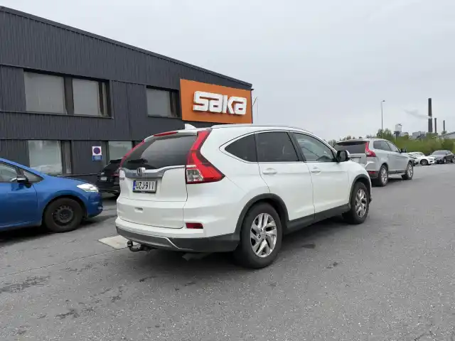 Valkoinen Maastoauto, Honda CR-V – UZJ-911