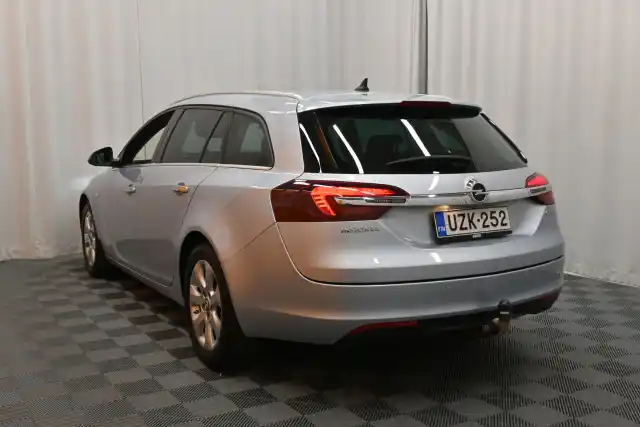 Hopea Farmari, Opel Insignia – UZK-252