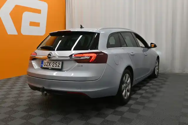 Hopea Farmari, Opel Insignia – UZK-252